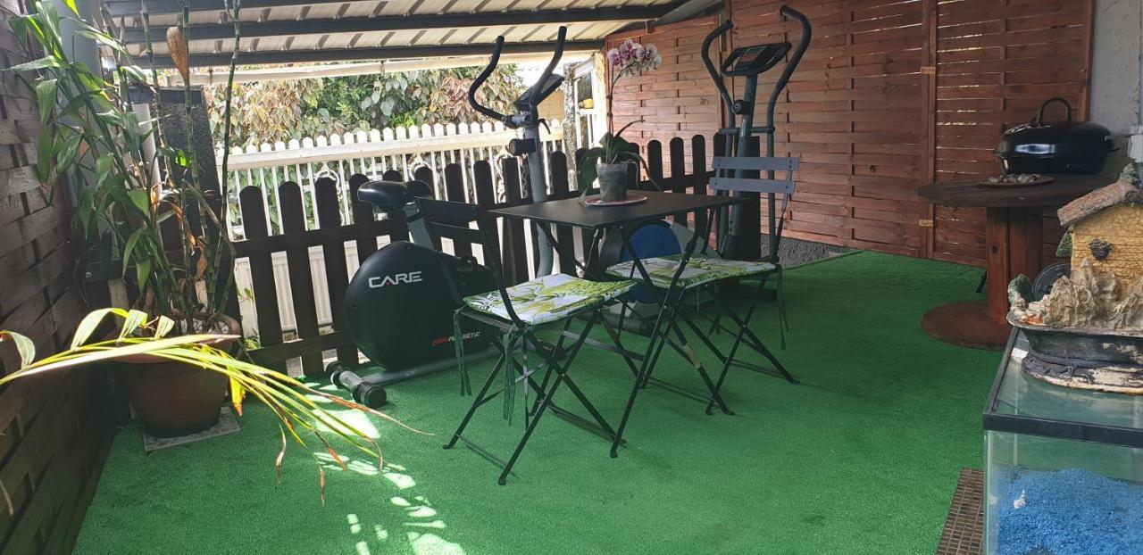 T1 Bis Chez Les Saintanoise Villa Sainte Anne Dış mekan fotoğraf