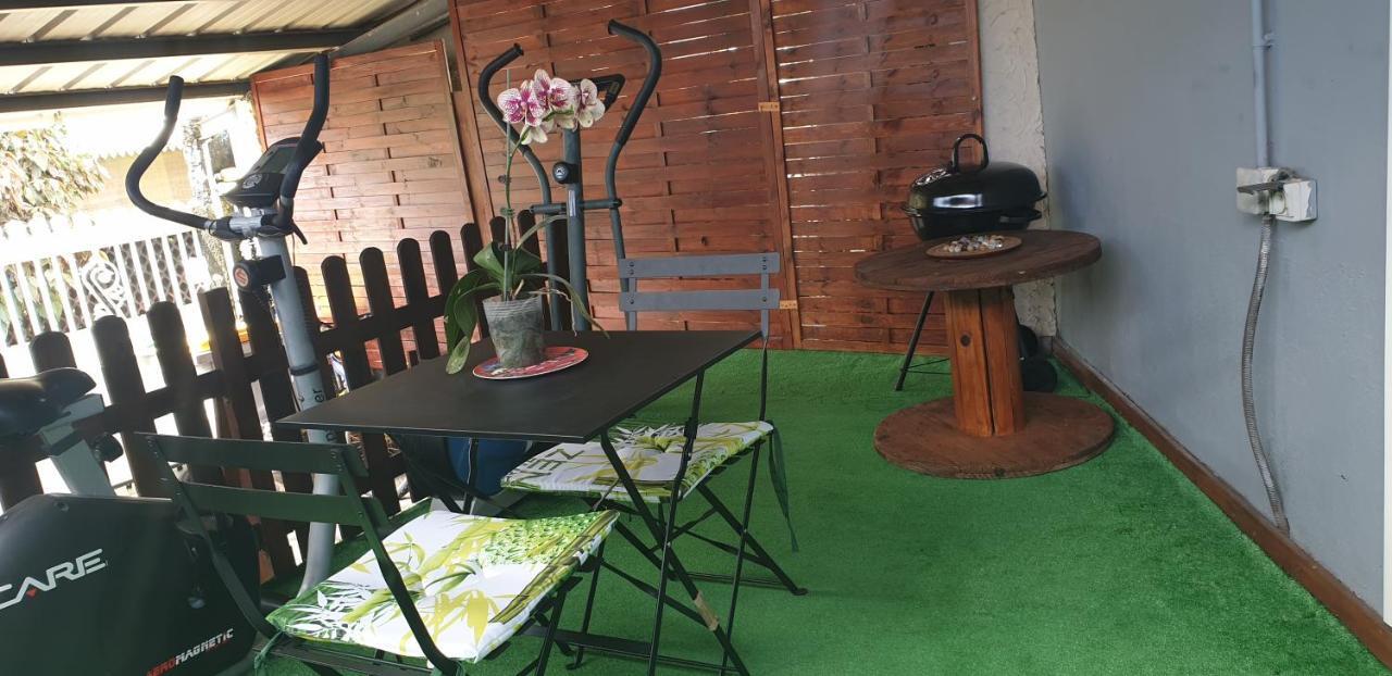 T1 Bis Chez Les Saintanoise Villa Sainte Anne Dış mekan fotoğraf